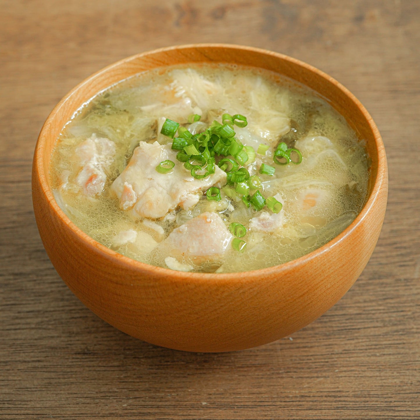 鶏白湯と白菜のスープ